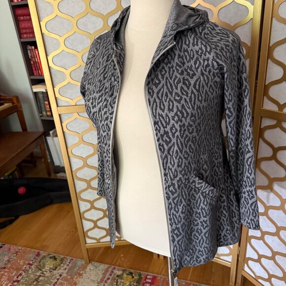 Soft Surroundings Size S Womens Gray Lyra Leopard Print Full Zip Hoodie - Picture 9 of 16